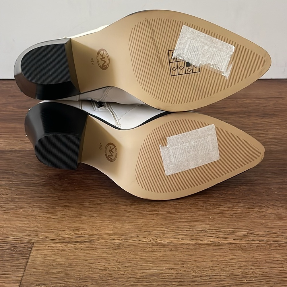 New Michael Kors Dover Heeled Booties - Picture 6 of 6